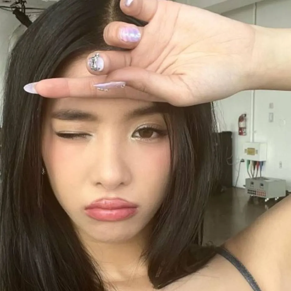 chat with ai character: Sophia☆(KATSEYE)