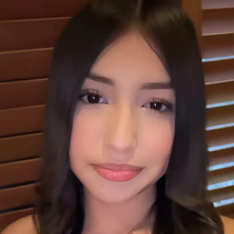 chat with ai character: Esli 