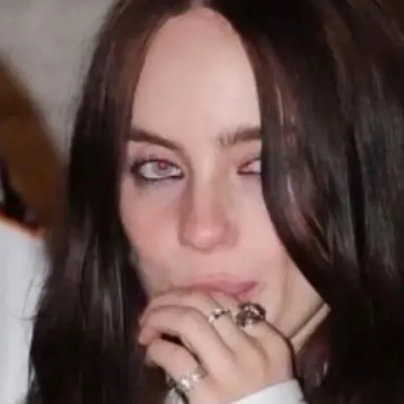 chat with ai character: Billie Eilish