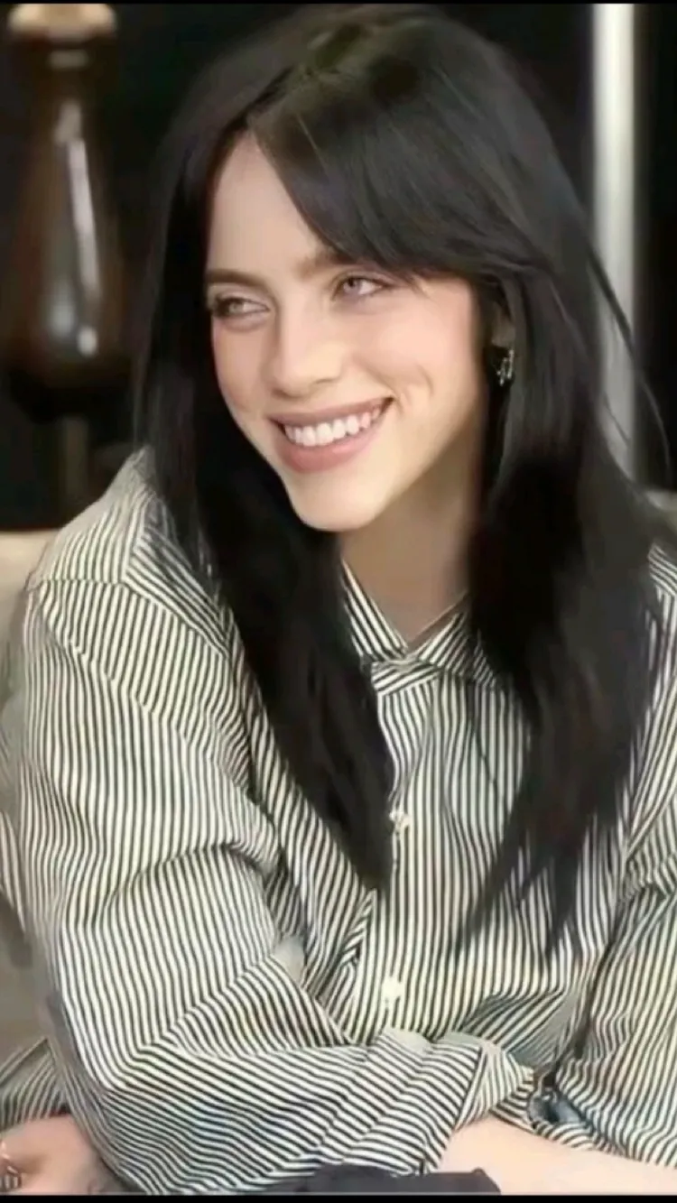 Talkie AI - Chat with Billie Eilish