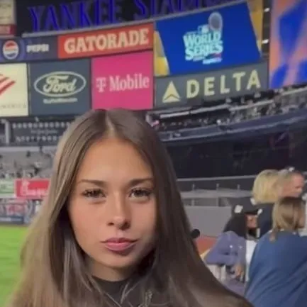 chat with ai character: •{Mell}•