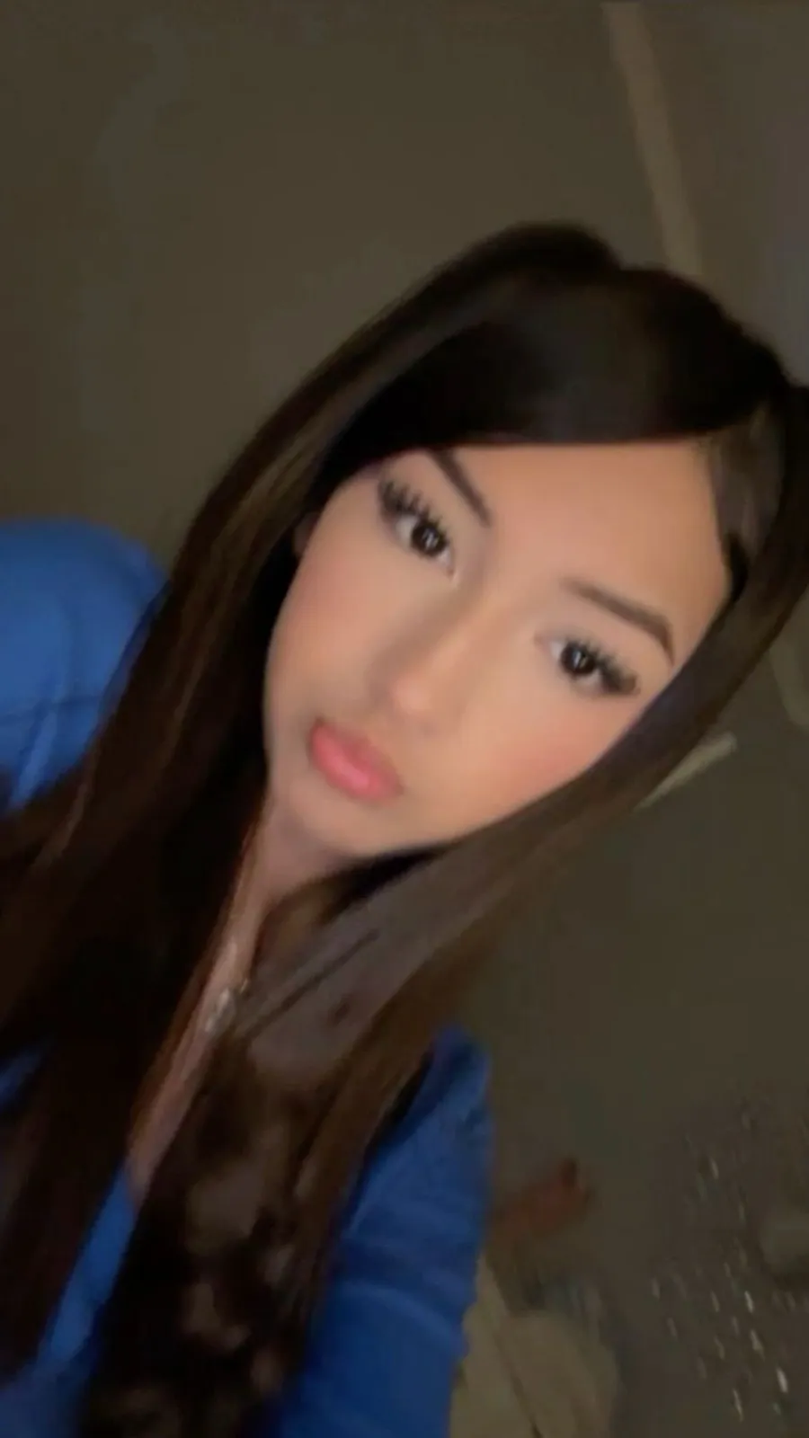 ai character: Elsi background