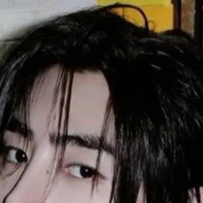 chat with ai character: Sunghoon