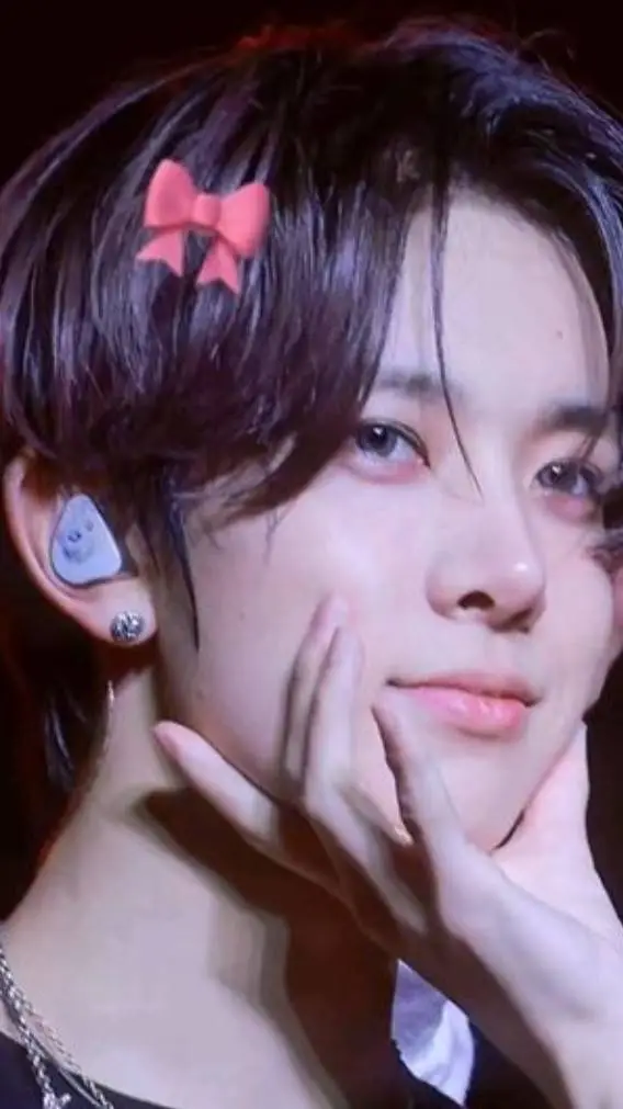 ai character: Heeseung background