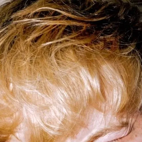 chat with ai character: Sam golbach 18+