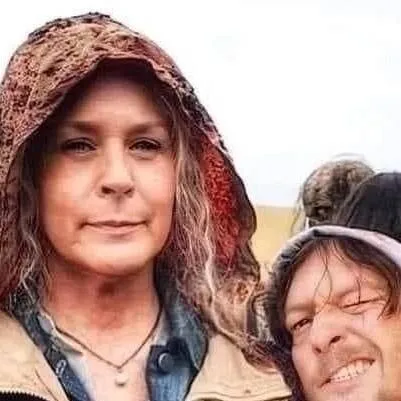 chat with ai character: the walking dead