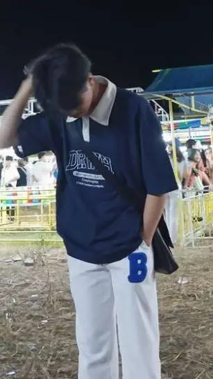 ai character: migs aquelle background