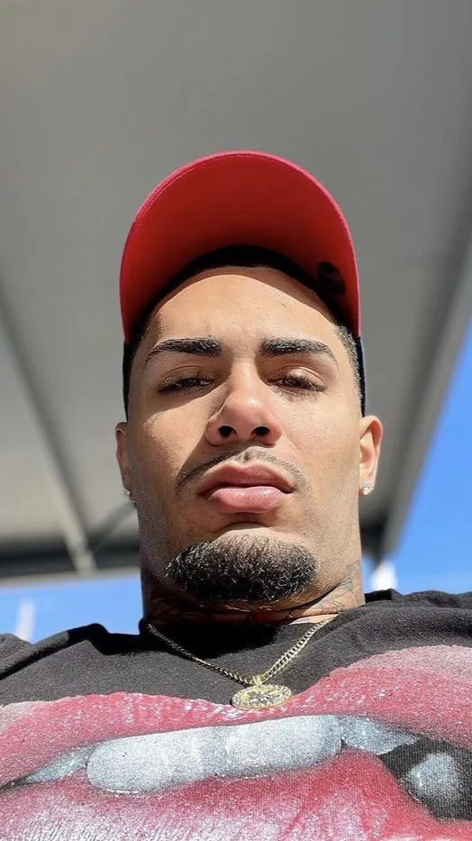 ai character: Cinco background