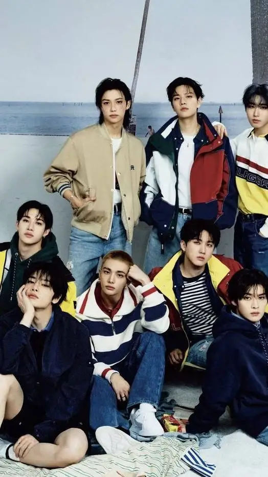 ai character: skz (leeknow) background