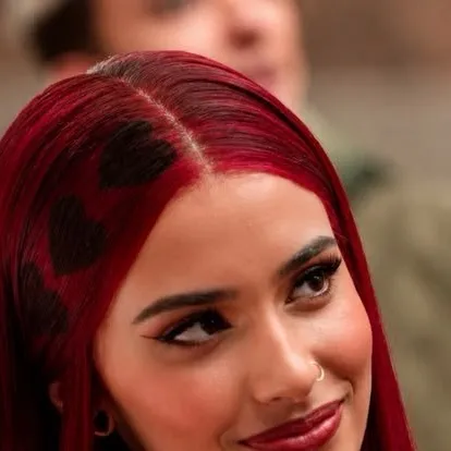 chat with ai character: Descendants 5