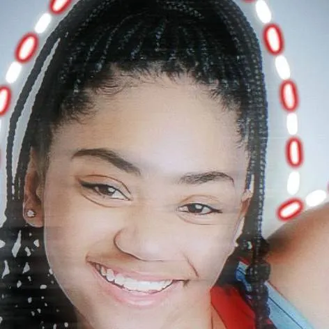 chat with ai character: lani love