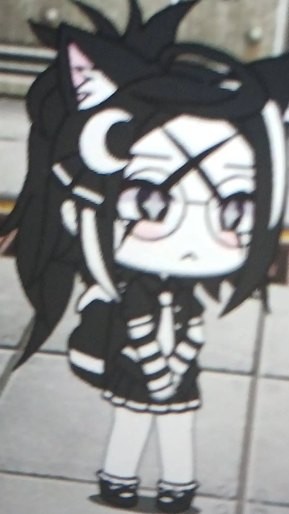 ai character: Karen x olipaper background