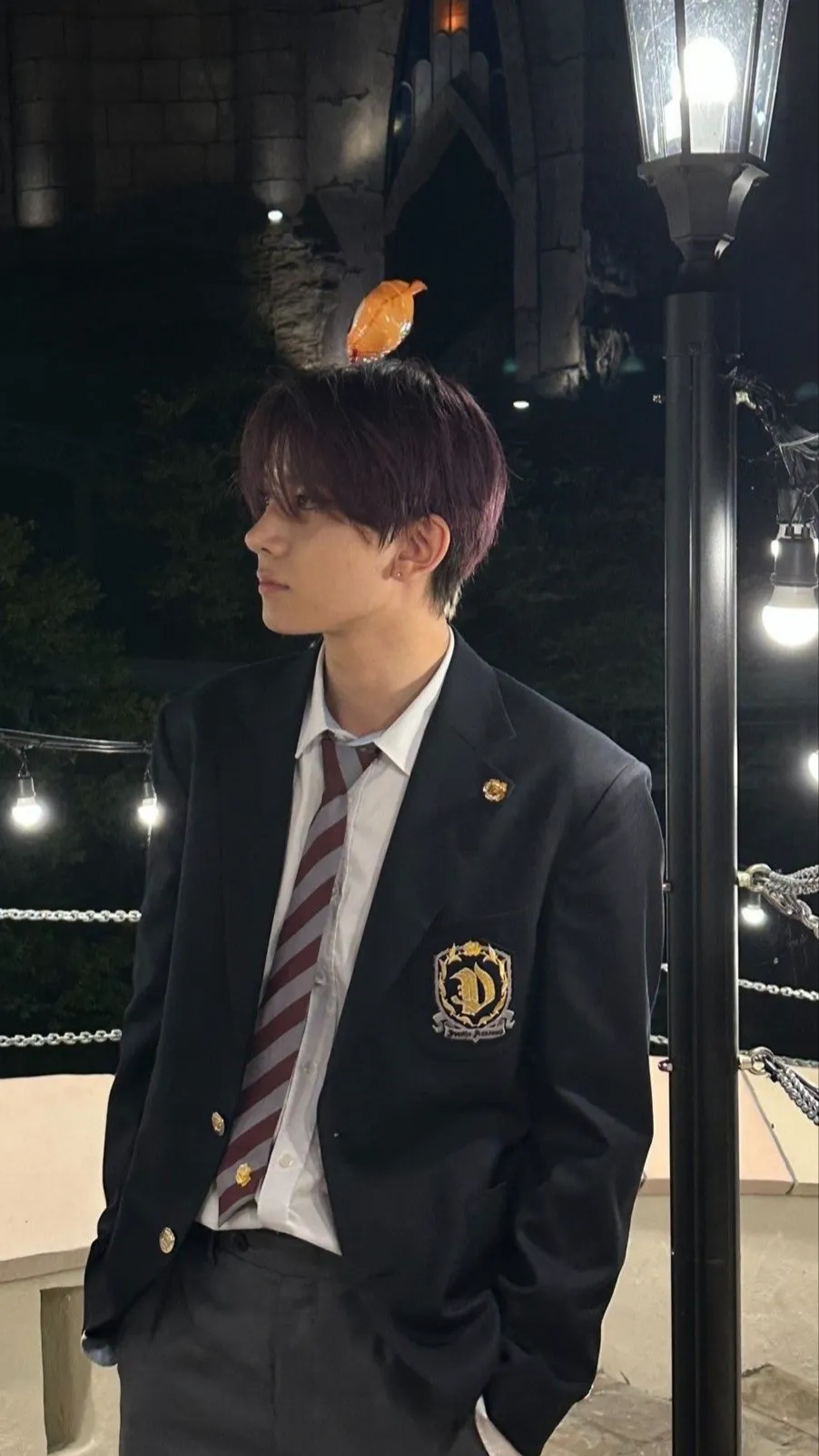 ai character: ˚ ➵ 𝓗eeseung ⊹ background