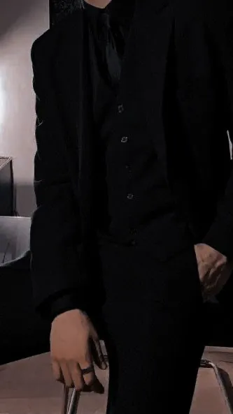 ai character: Park Wongyoung  background