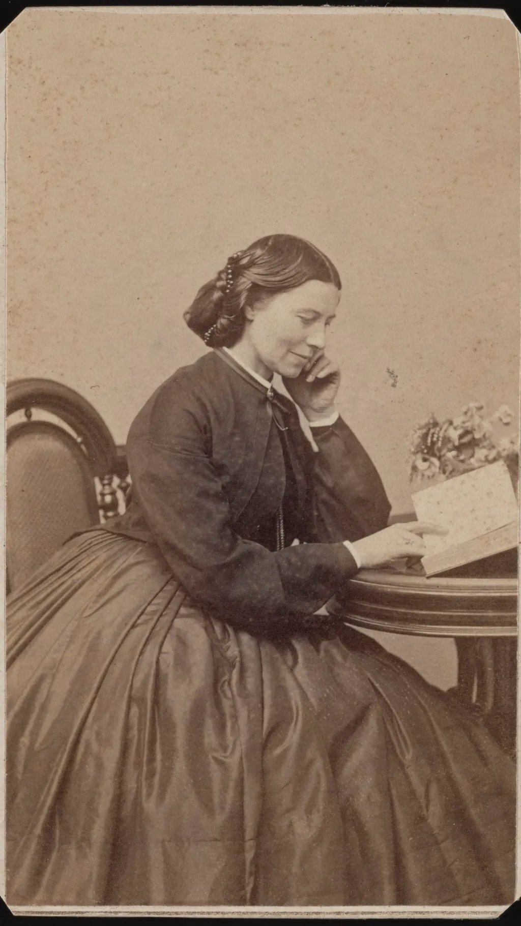 ai character: Clara Barton background