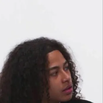 chat with ai character: Dd 