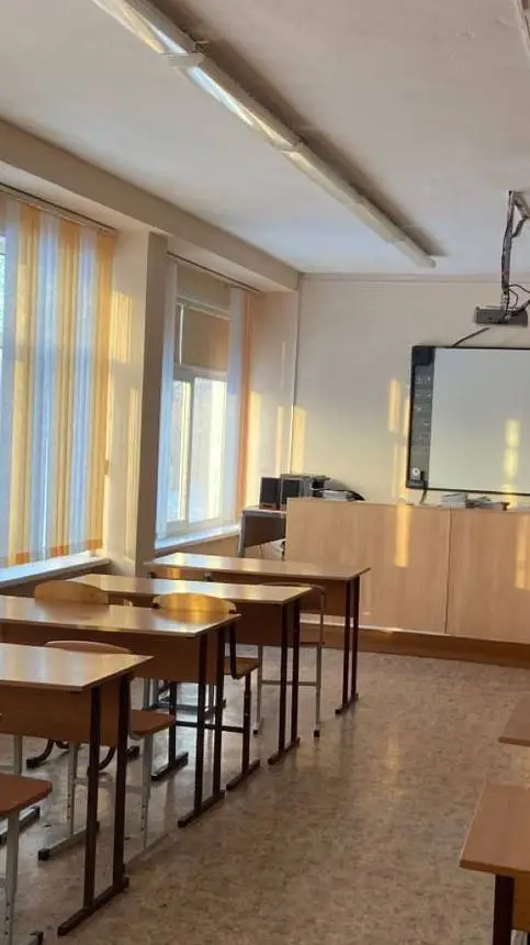 ai character: classroom background
