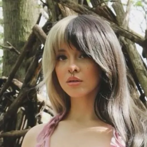 chat with ai character: melanie martinez 
