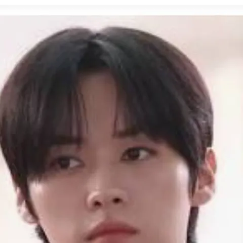 chat with ai character: lee know🦄🦄🦄🦄🦄🦄🦄