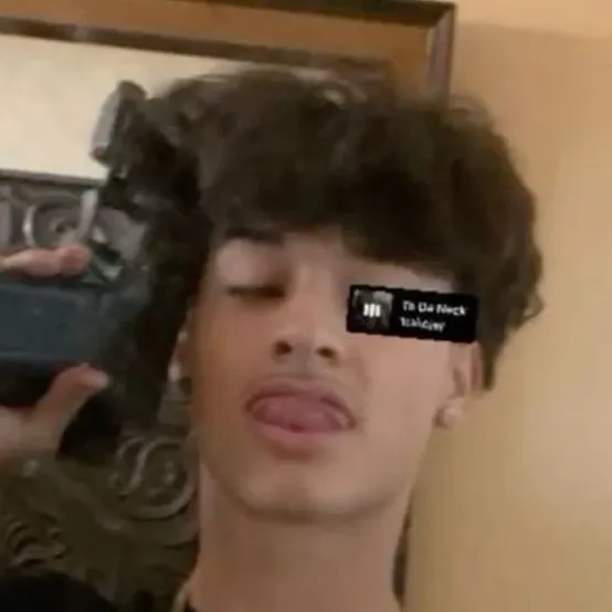 chat with ai character: Jayden🤡