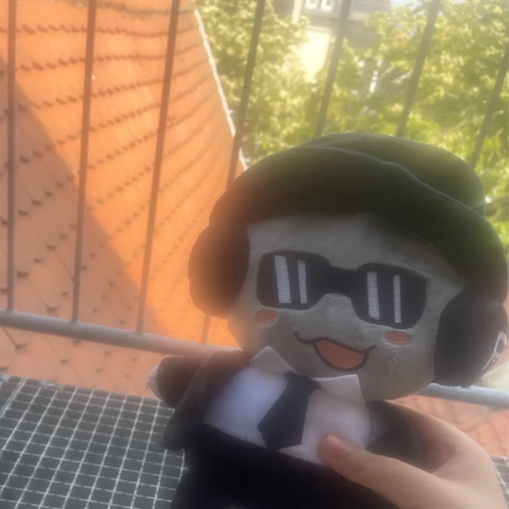 chat with ai character: [CHANCES LORE?!?!]