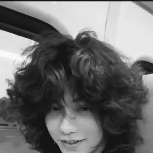 chat with ai character: Leo jake