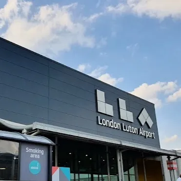 chat with ai character: Luton Airport