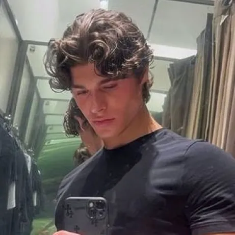 chat with ai character: Grady 