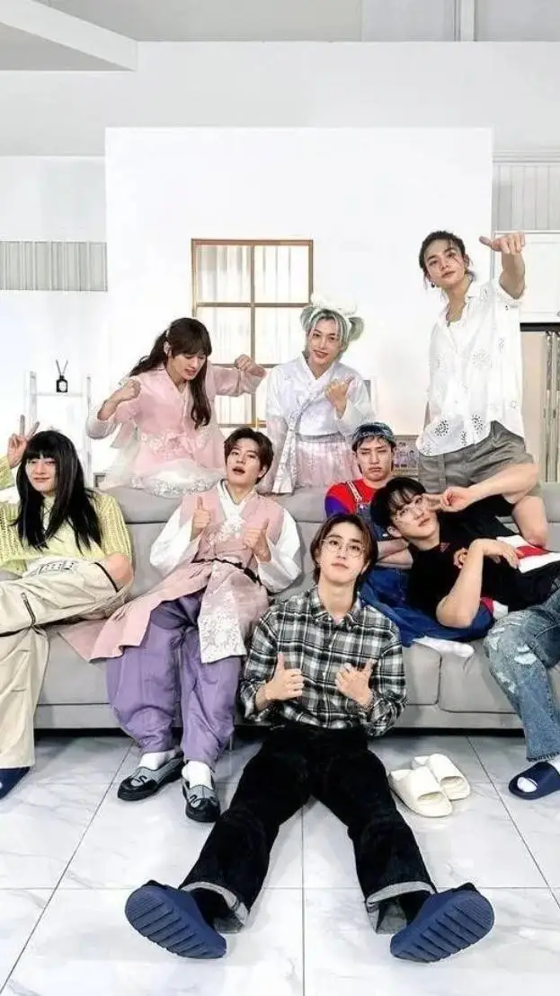 ai character: skz♡ background