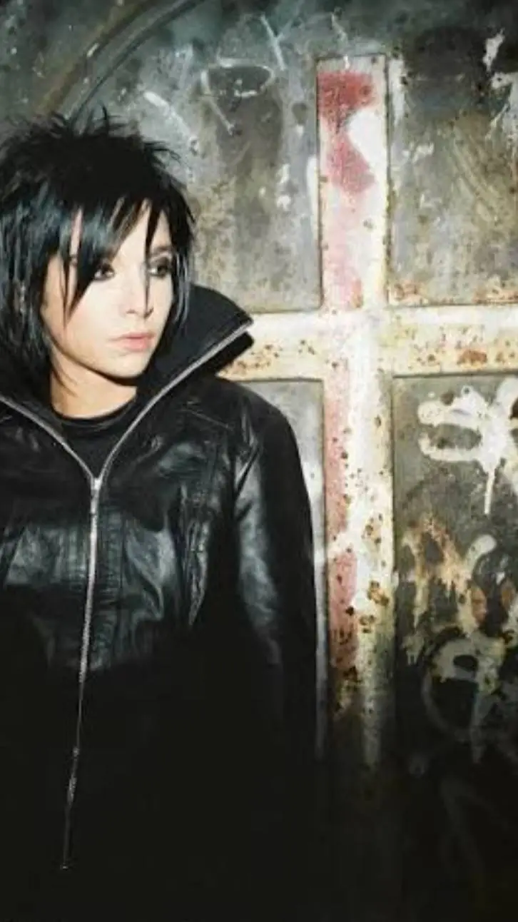 ai character: bill Kaulitz  background