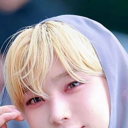 chat with ai character: 𝓴𝓲𝓶 Sunoo