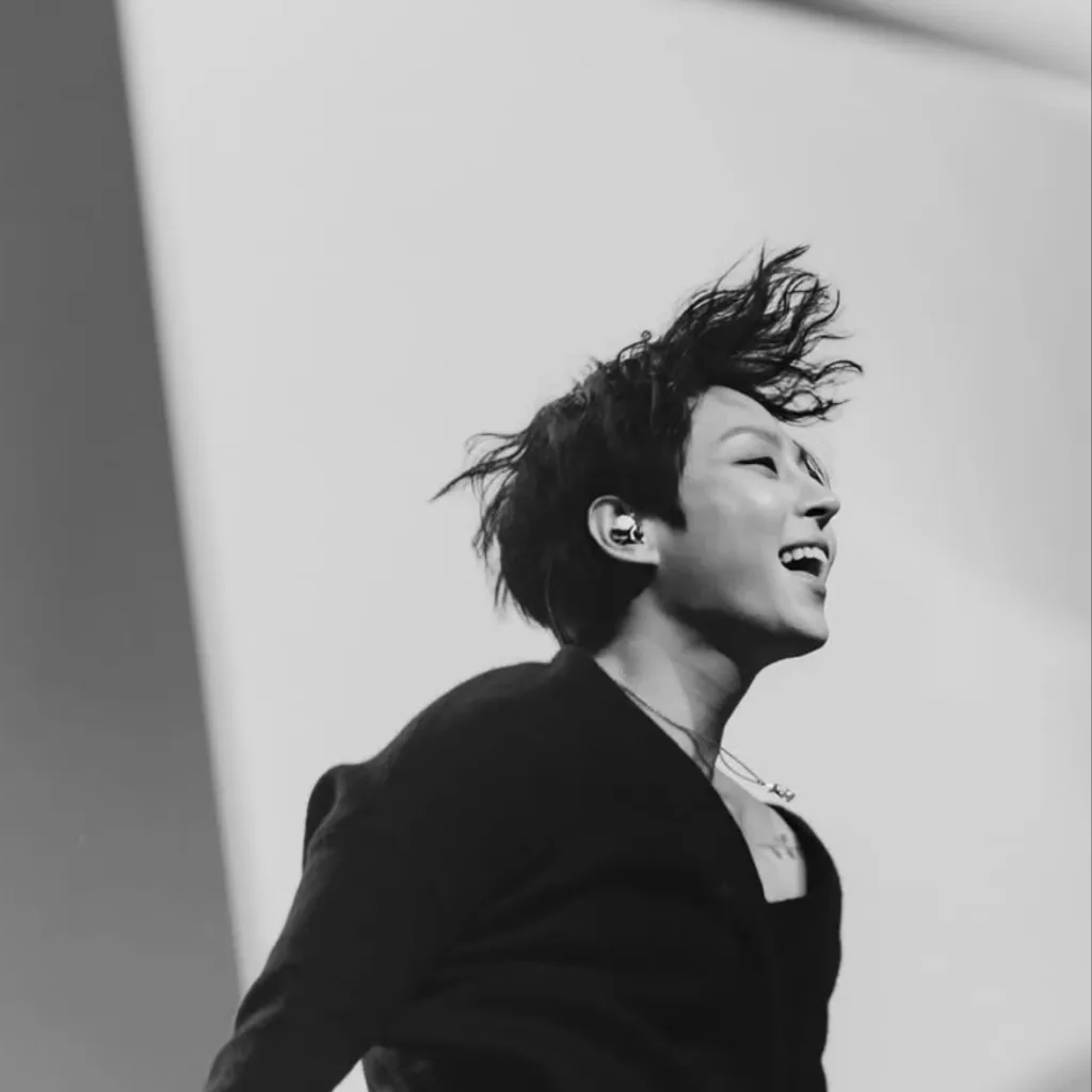 chat with ai character: Woosung