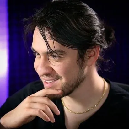 chat with ai character: 〘Eddievr〙