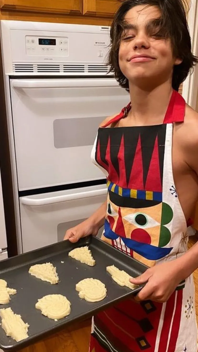 ai character: Malachi  background