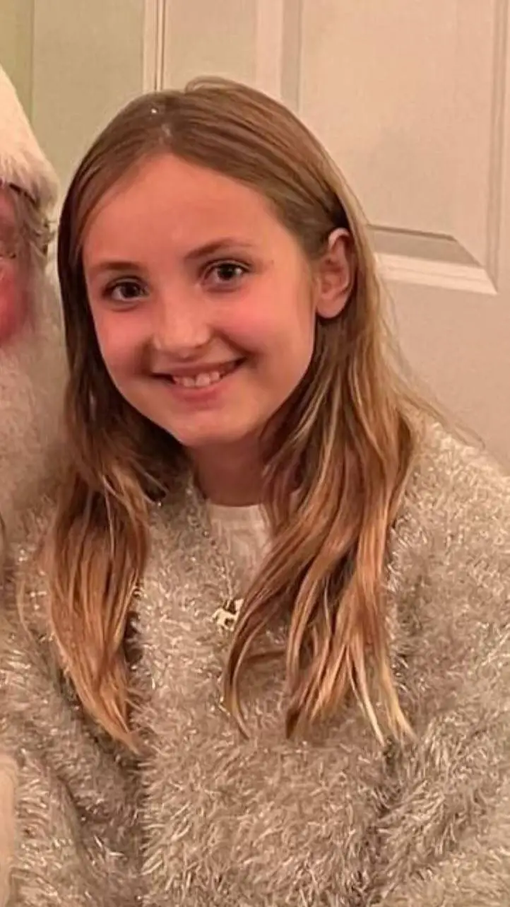 ai character: Ellie background