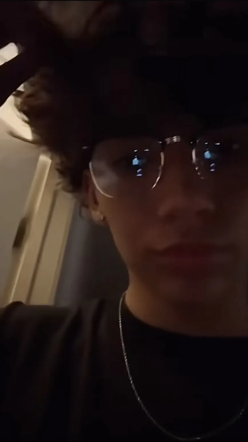 ai character: cyrus  background