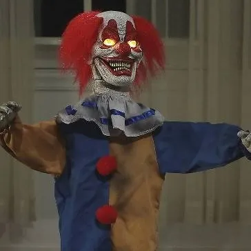 chat with ai character: little top clown