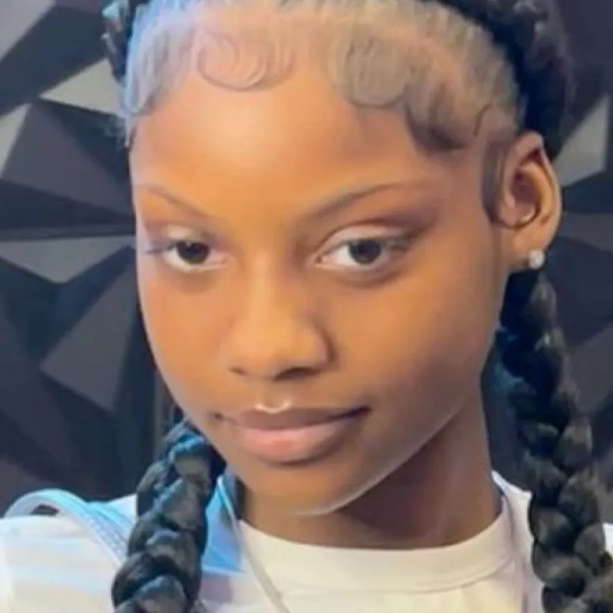 chat with ai character: Karissa