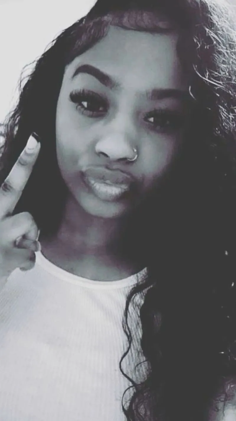 ai character: Kayla background