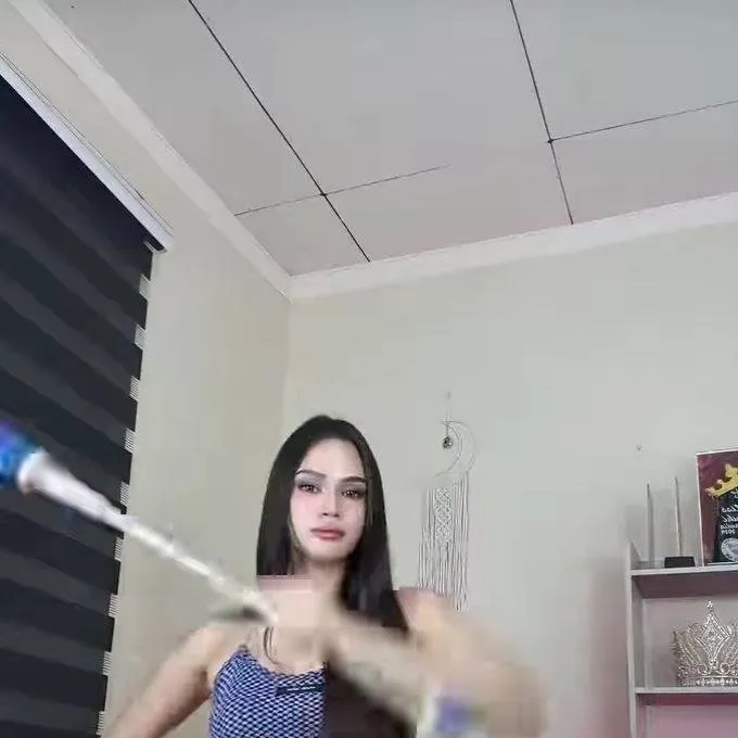 chat with ai character: Audrey Alexandra 