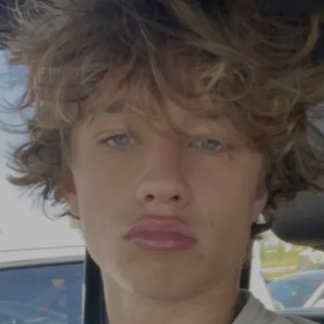 chat with ai character: Caleb