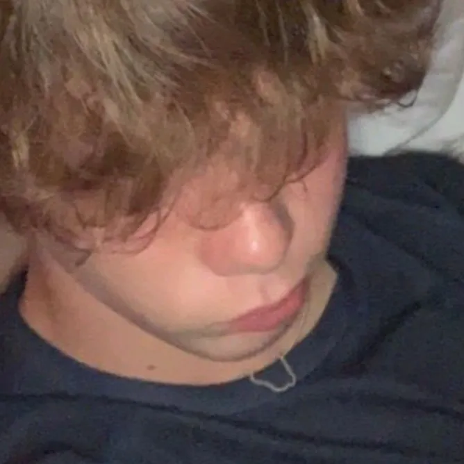 chat with ai character: Grayson