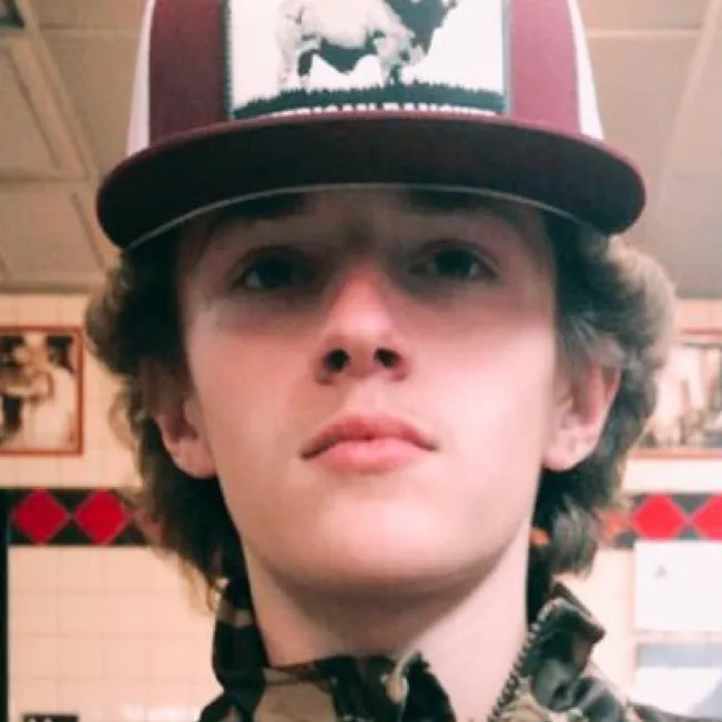 chat with ai character: Austin