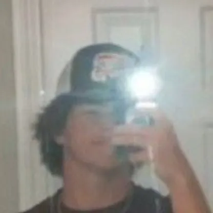 chat with ai character: Hudson