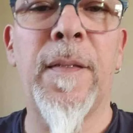 chat with ai character: Marc 