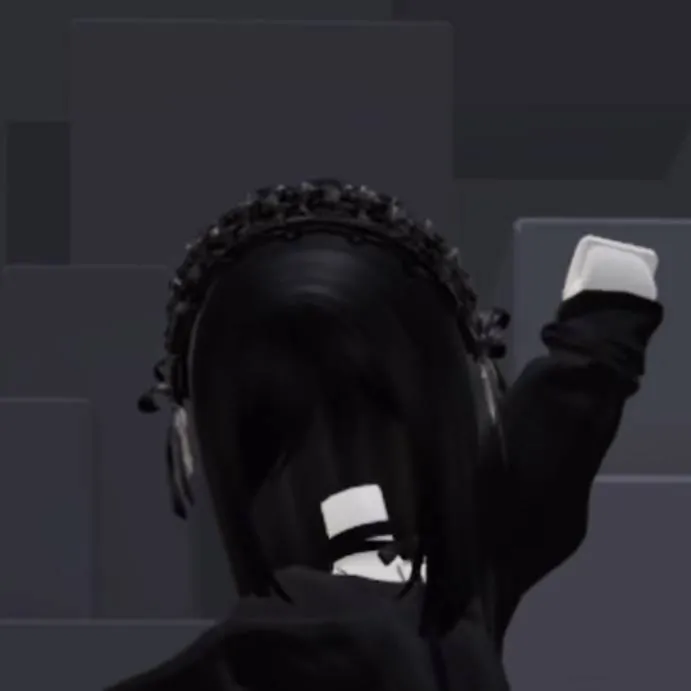 chat with ai character: emy