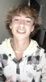 ai character: Huddy Rich background