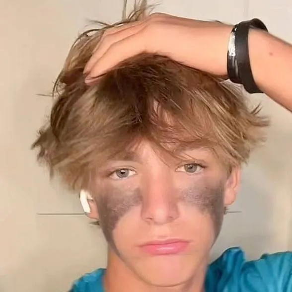 chat with ai character: Mason Smith