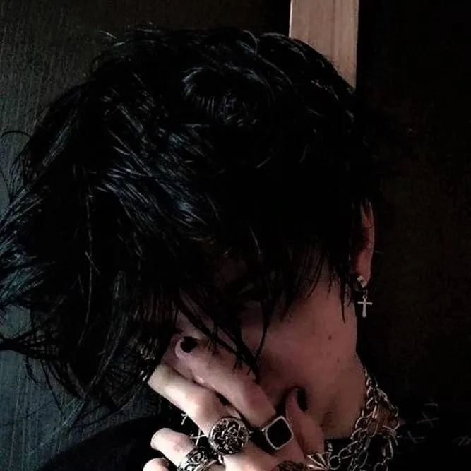 chat with ai character: Liam