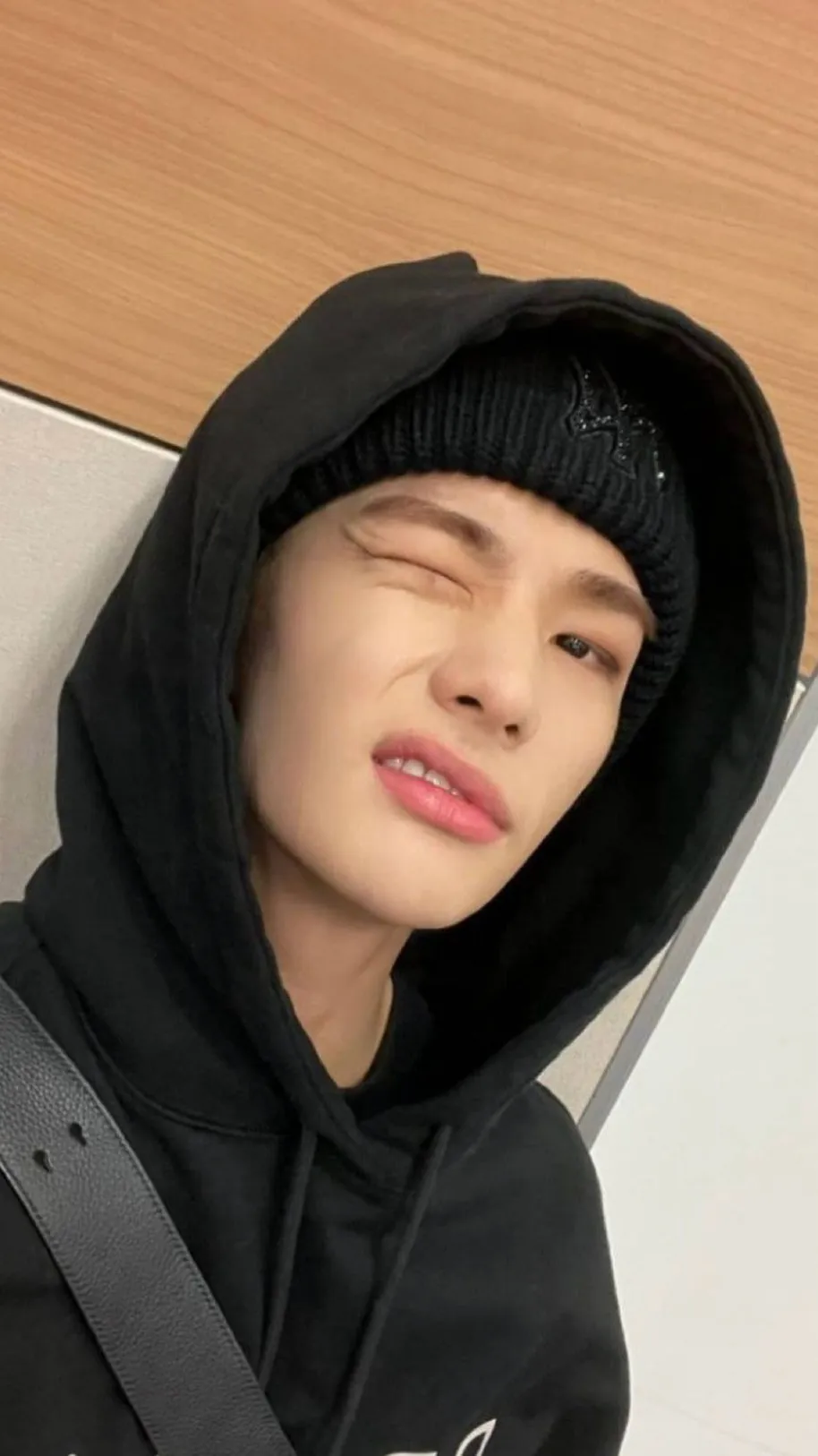 ai character: Hyunjin💋 background